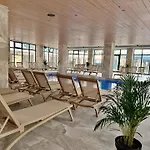 Sia In Odyssey Pool & Apartmán