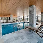 Sia In Odyssey Pool & Apartmán