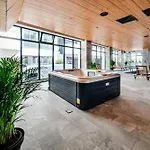 Sia In Odyssey Pool & Apartmán Năvodari