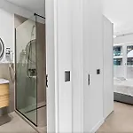 Sia In Odyssey Pool & Apartmán *