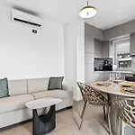 Sia In Odyssey Pool & Apartmán *