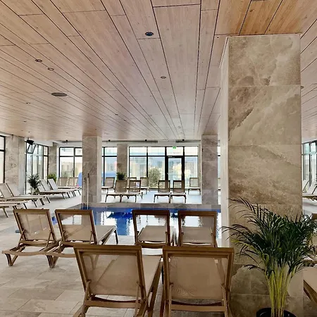 Sia In Odyssey Pool & Apartament *