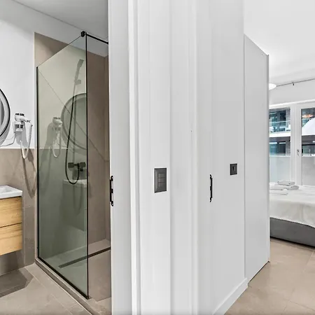 Sia In Odyssey Pool & Apartament *