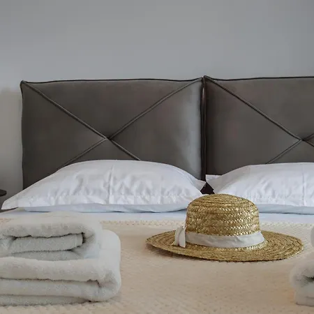 Sia In Odyssey Indoor Pool & *