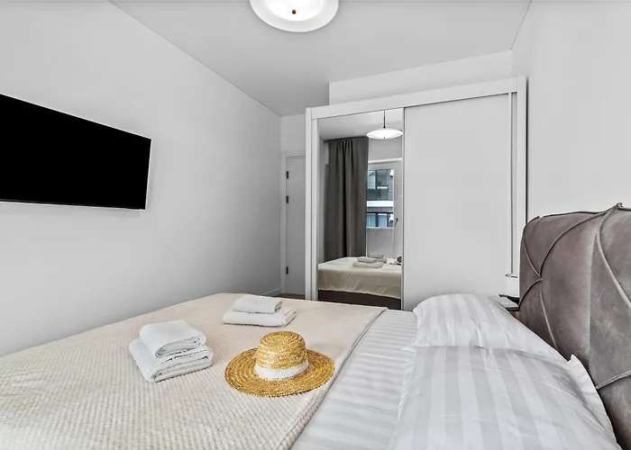 Sia In Odyssey Indoor Pool&spa * Năvodari